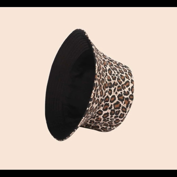 Reversible Leopard Prints Bucket Hat - Picture 2 of 3